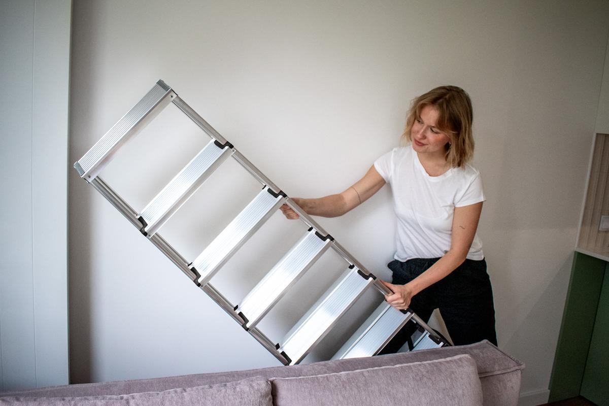 Dwustronna drabina aluminiowa Baulich 2x7 po złożeniu